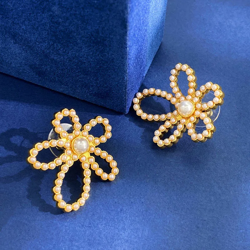 

Japanese and Korean ins style flower shaped earrings