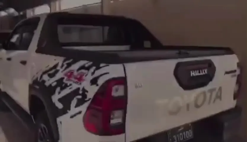 

For Hilux Rocco/Rogue Aluminium Alloy tonneau cover retractable pickup truck hard Bed Cover