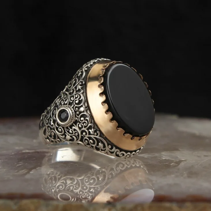 

European and American Fashion Punk Inlaid 4-color Gemstone Retro Ring Men's Ring Jewelry Ring To Attend The Banquet Jewelry