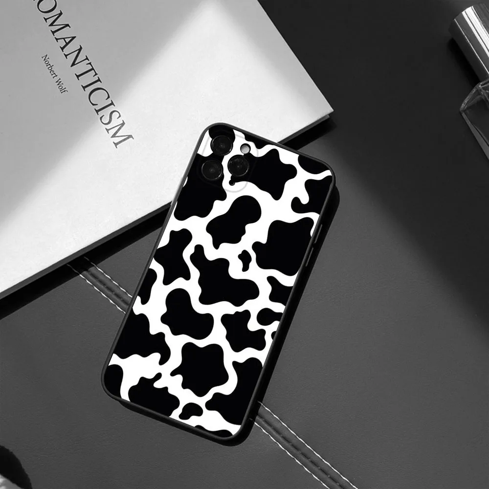 Phone Case For iphone 16Pro 7 8 Plus 15 14 13 Mini 12 11 16 Pro Max SE XR Black white Cow Skin Matte Frosted Translucent Cover