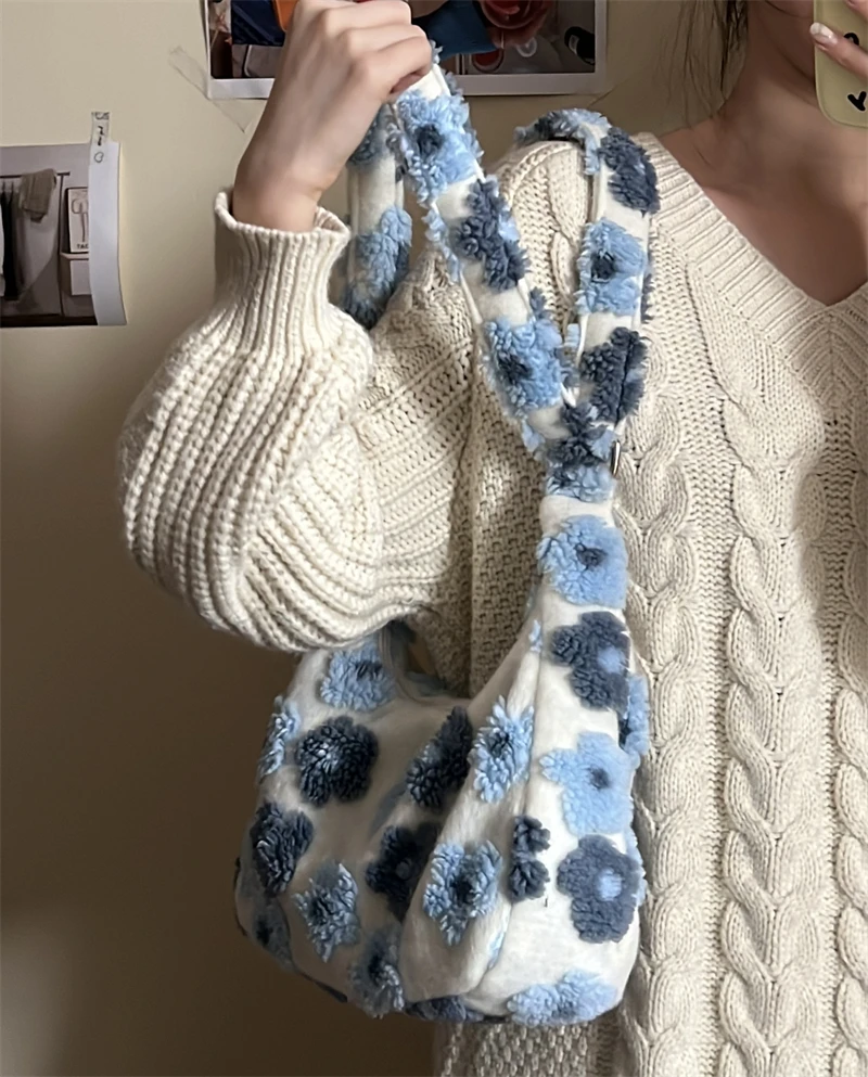 Faux Lamb Wool Crossbody Bags for Women Soft Plush Flowers Ladies Hobos Shoulder Bag Casual Female Large Capacity Tote Handbags
