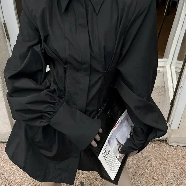 Женская винтажная блузка на молнии черная универсальная приталенная с отложным