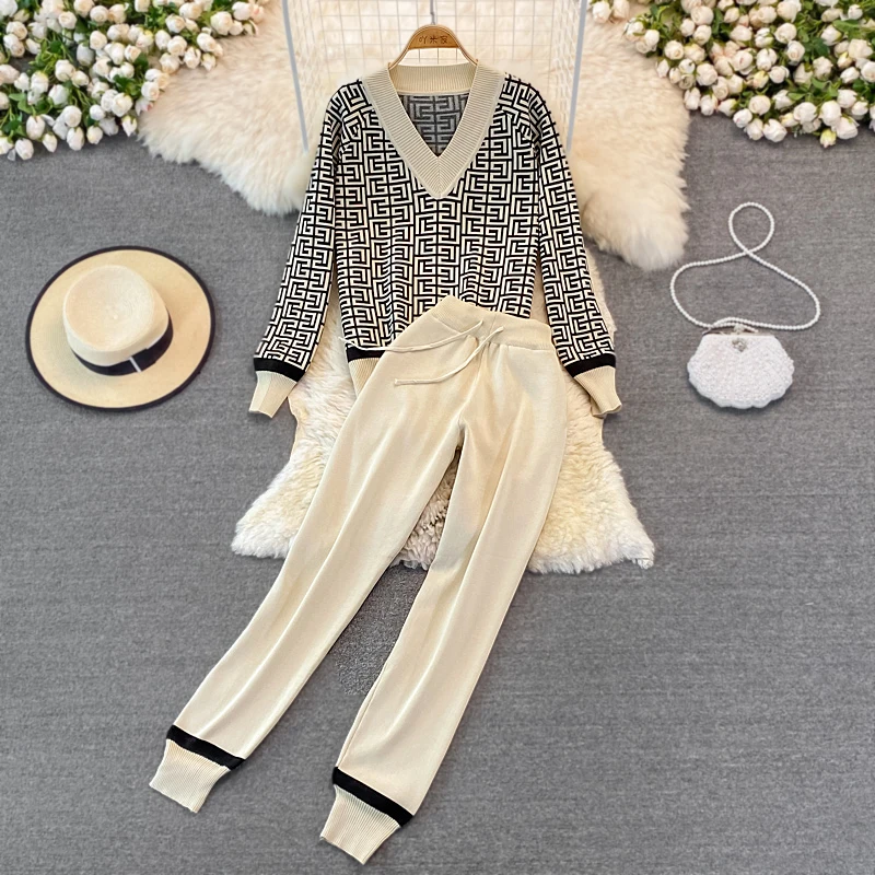 

Casual Fashion Suit Women Korean Style Loose V-Neck Abstract Sweater Two-piece High Waist Ninth Pants