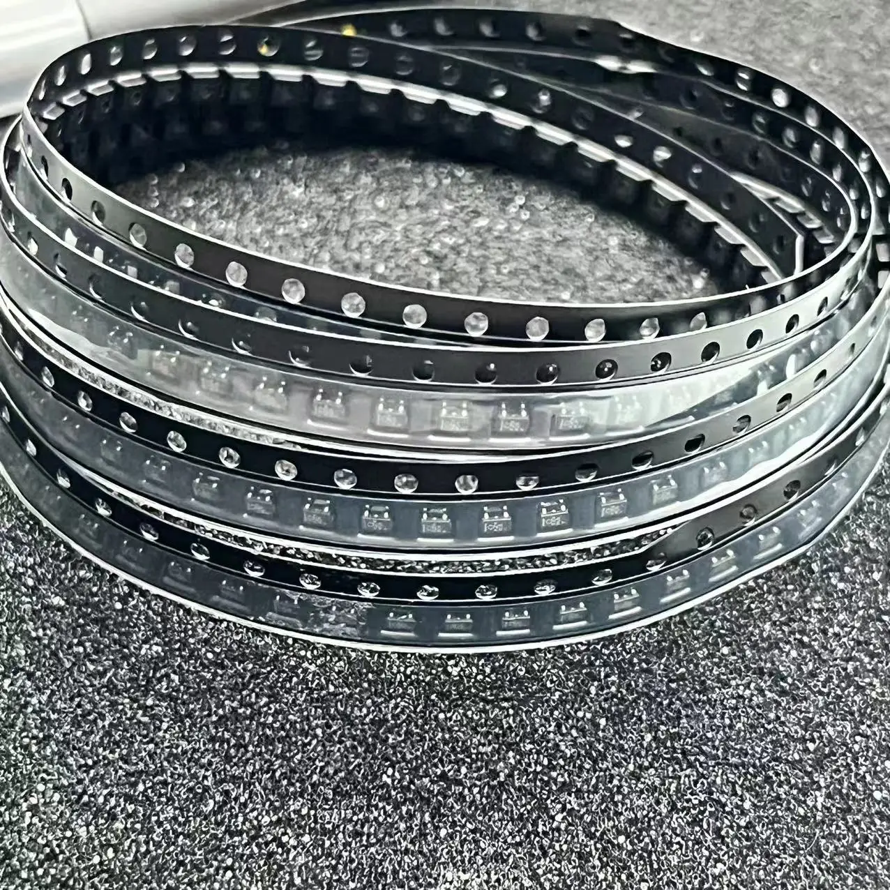 CE5 SN74LVC1G08DCKR SN74LVC1G08 SN74LVC1G08DC 74LVC1G08DCKR 74LVC1G08 Новый оригинальный в наличии