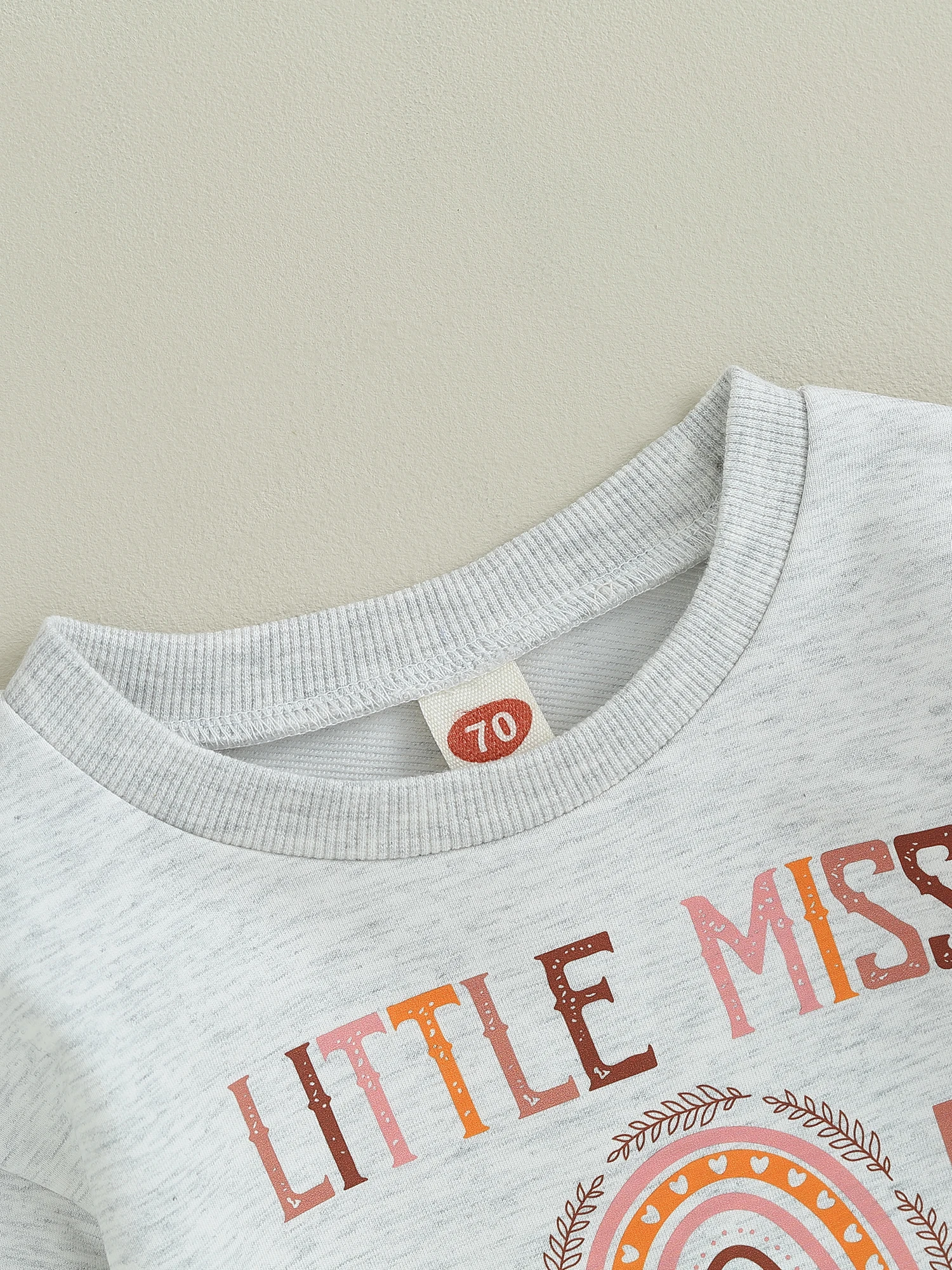 

Детский комбинезон с коротким рукавом и V-образным вырезом