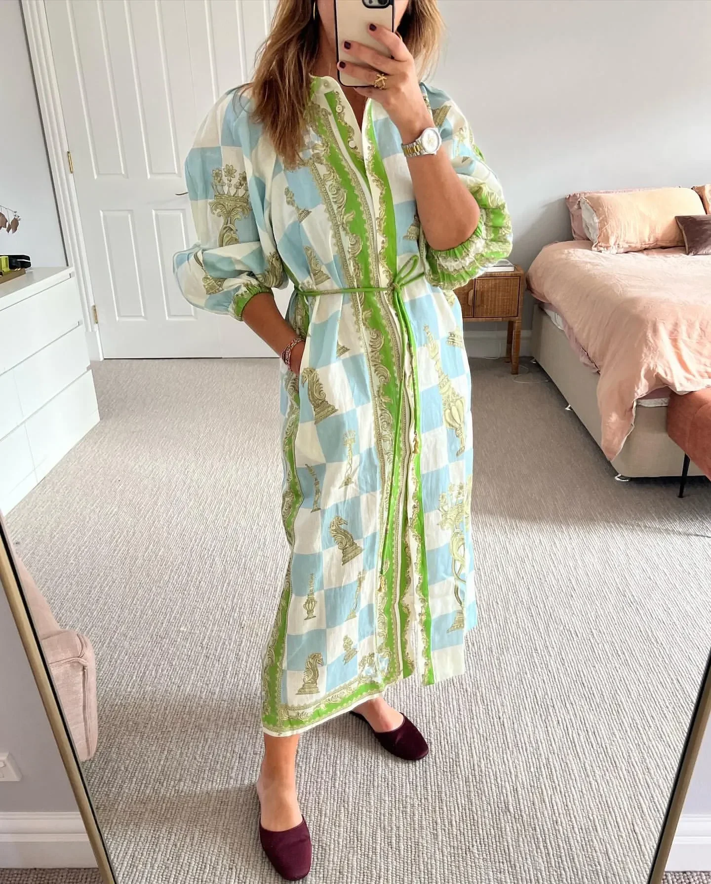 Женское льняное длинное платье однобортное с римскими колоннами и длинным