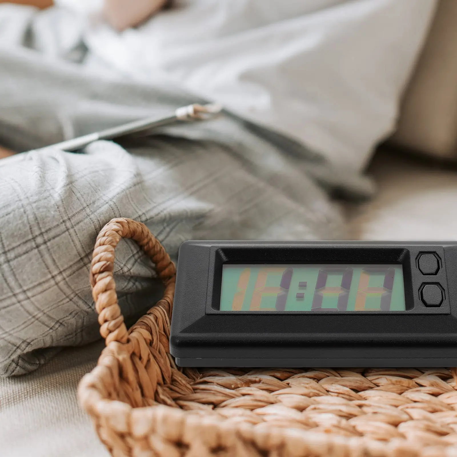 Фото Компактные электронные часы для автомобиля, миниатюрные цифровые ультратонкие электронные часы для приборной панели, дома, офиса, настольный календарь-напоминание №1