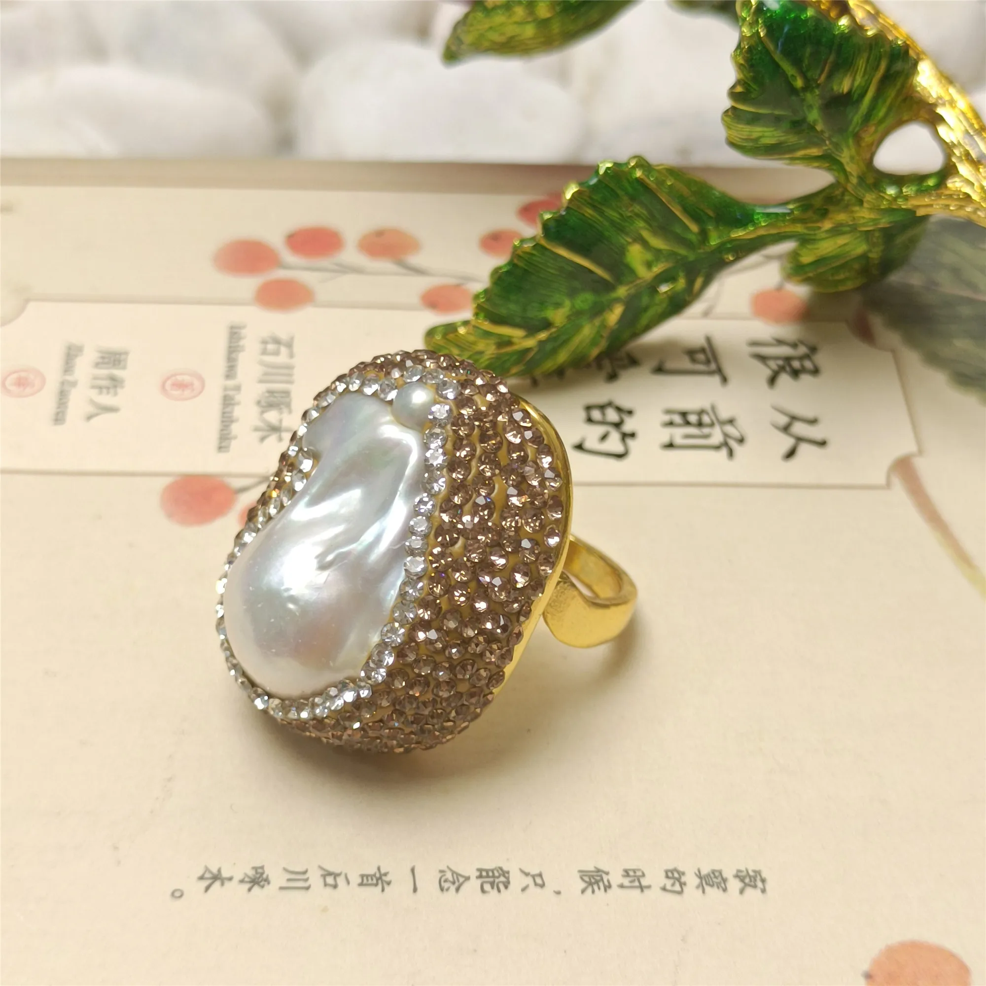

European and American style natural irregular pearl rhinestone electroplating ring ladies personality simple and elegant jewelry