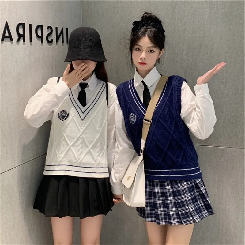 

Женский трикотажный жилет с V-образным вырезом, осень 2022