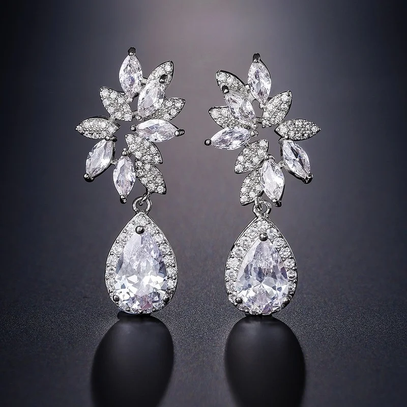 

Korean Style Fashion Vintage Jewelry White Color Zircon Dangle Earrings for Womens Wedding Accessories Valentine Gifts