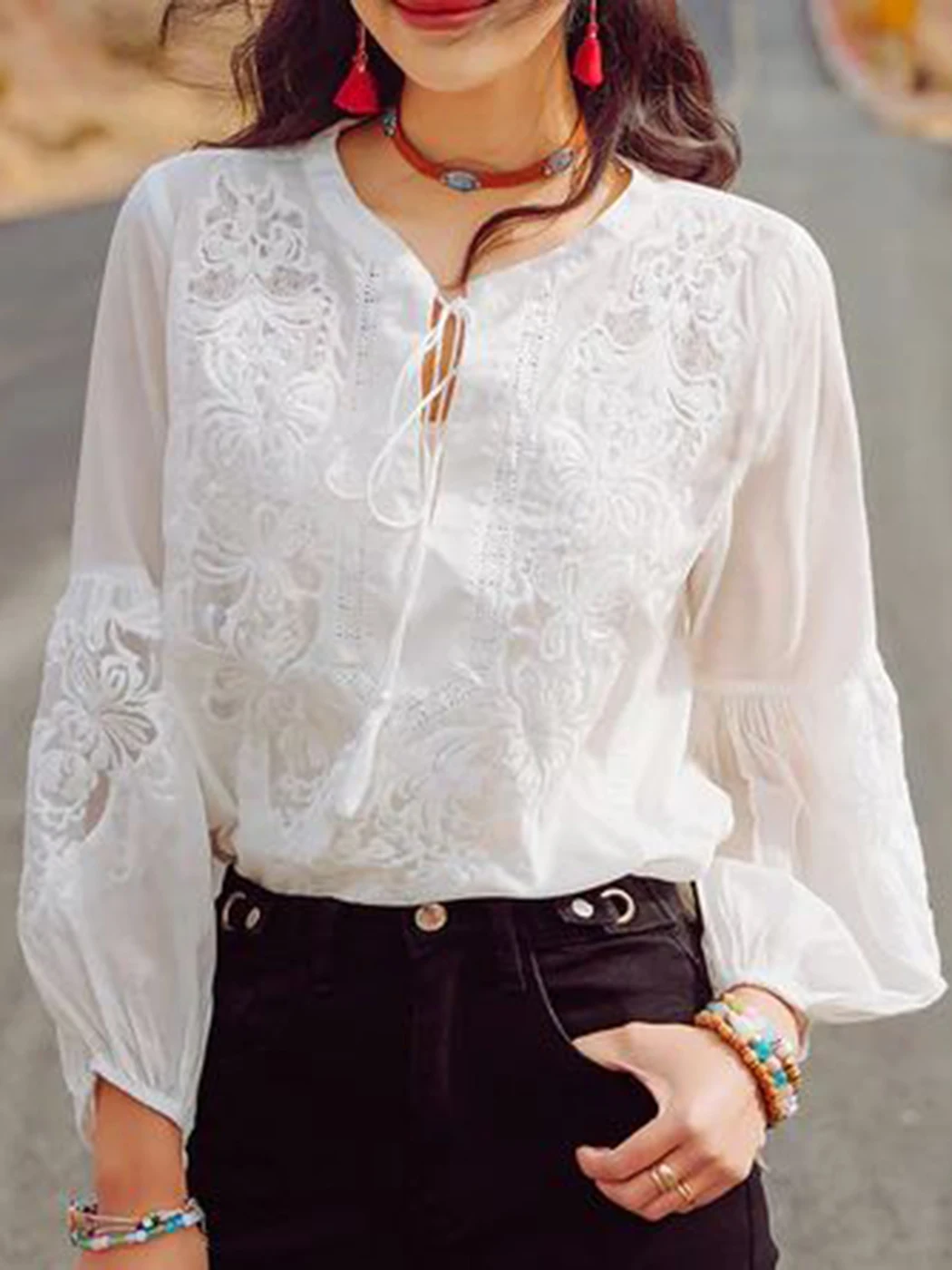 

2022 Spring Fashion Floral Embroidery Silk Blouses Women O Neck Lantern Sleeve Loose Thin Shirt Women French Office Lady Tops