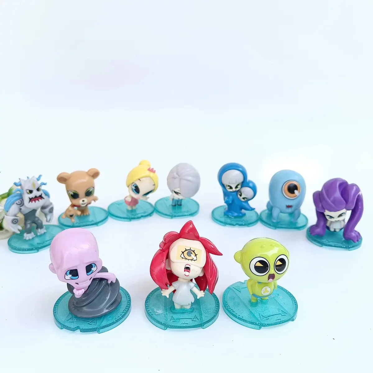 

20pcs/lot Cartoon action figures 6cm car inner decoration ornaments kids toys