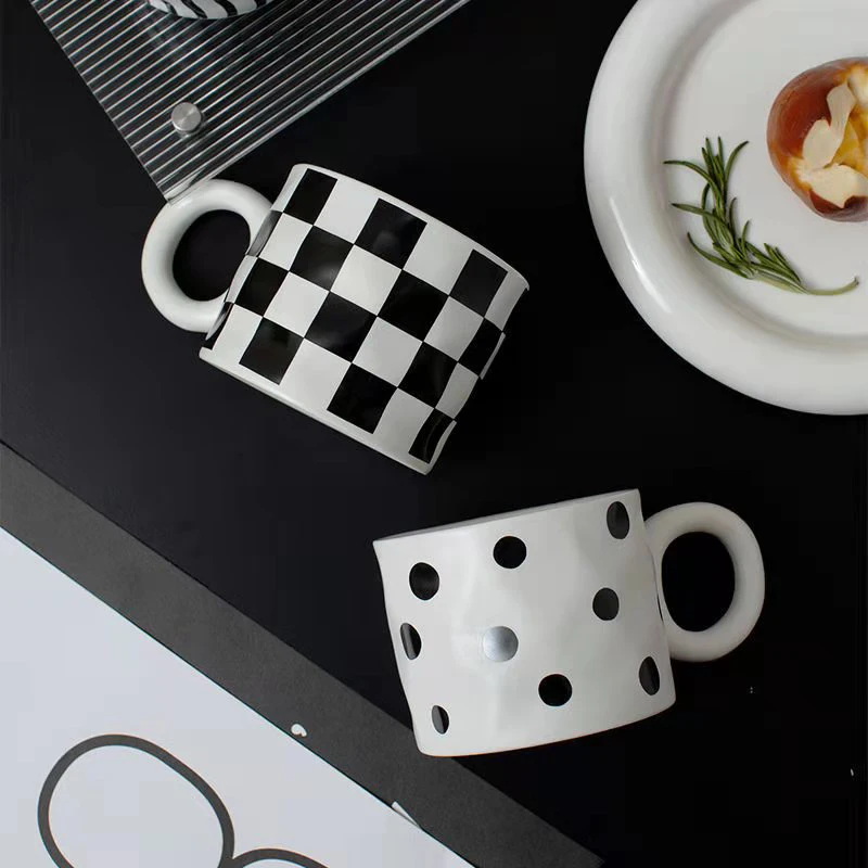 400ml Creative Hand-painted Ceramic Personality Coffee Mug Chessboard Design Tea Milk Breakfast Cup Home Office Dinkware |