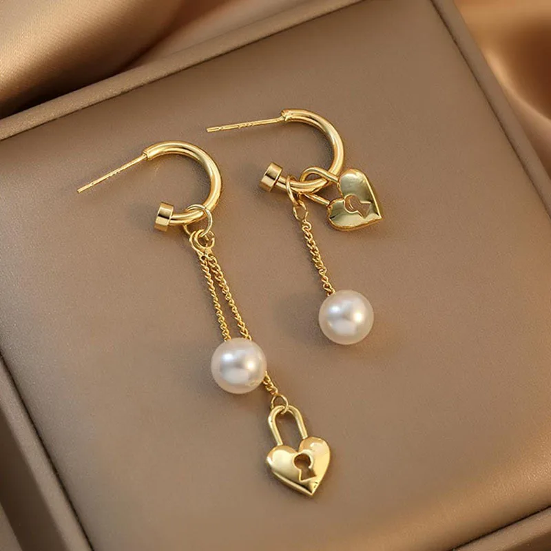 

Delicate Artificial pearl Stud Earrings For Women Fashion Jewelry Artificial pearl Stud Earrings Rabbit ears Butterfly flower St