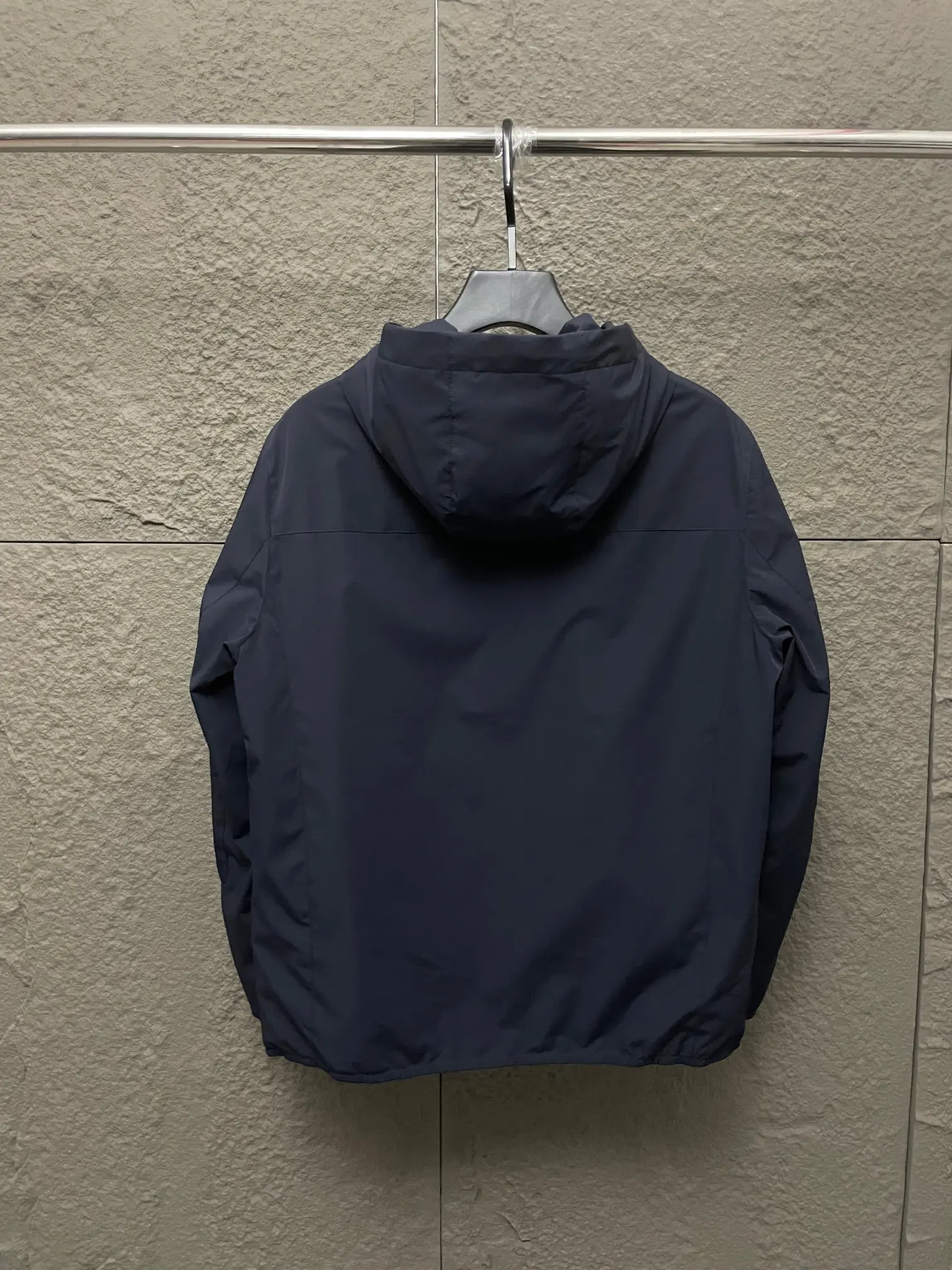 BILLIONAIRE SIJITONGDA 2025Мужской бутик осенне-зимнего легкого пуховика из первых тканевых