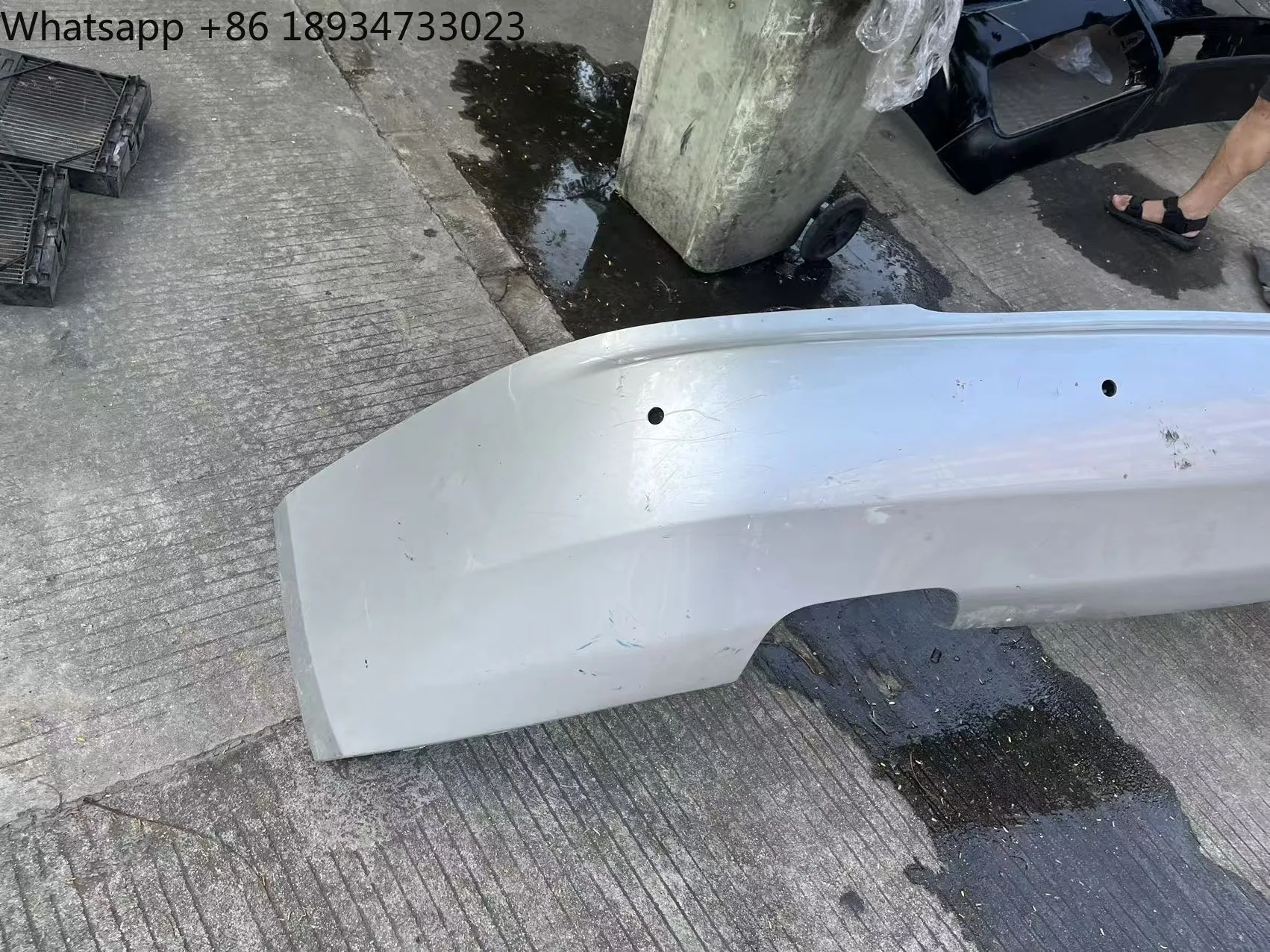 Фото Задний бампер для Rolls Guster 4-го поколения, артикул 51125A13480 №1
