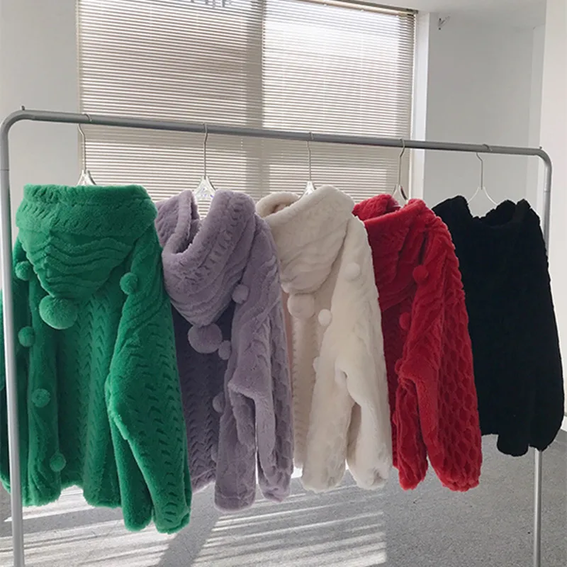 2022 100% lamb wool coat winter thicken women's lovely coat snowball hooded outwear sheep wool  coat