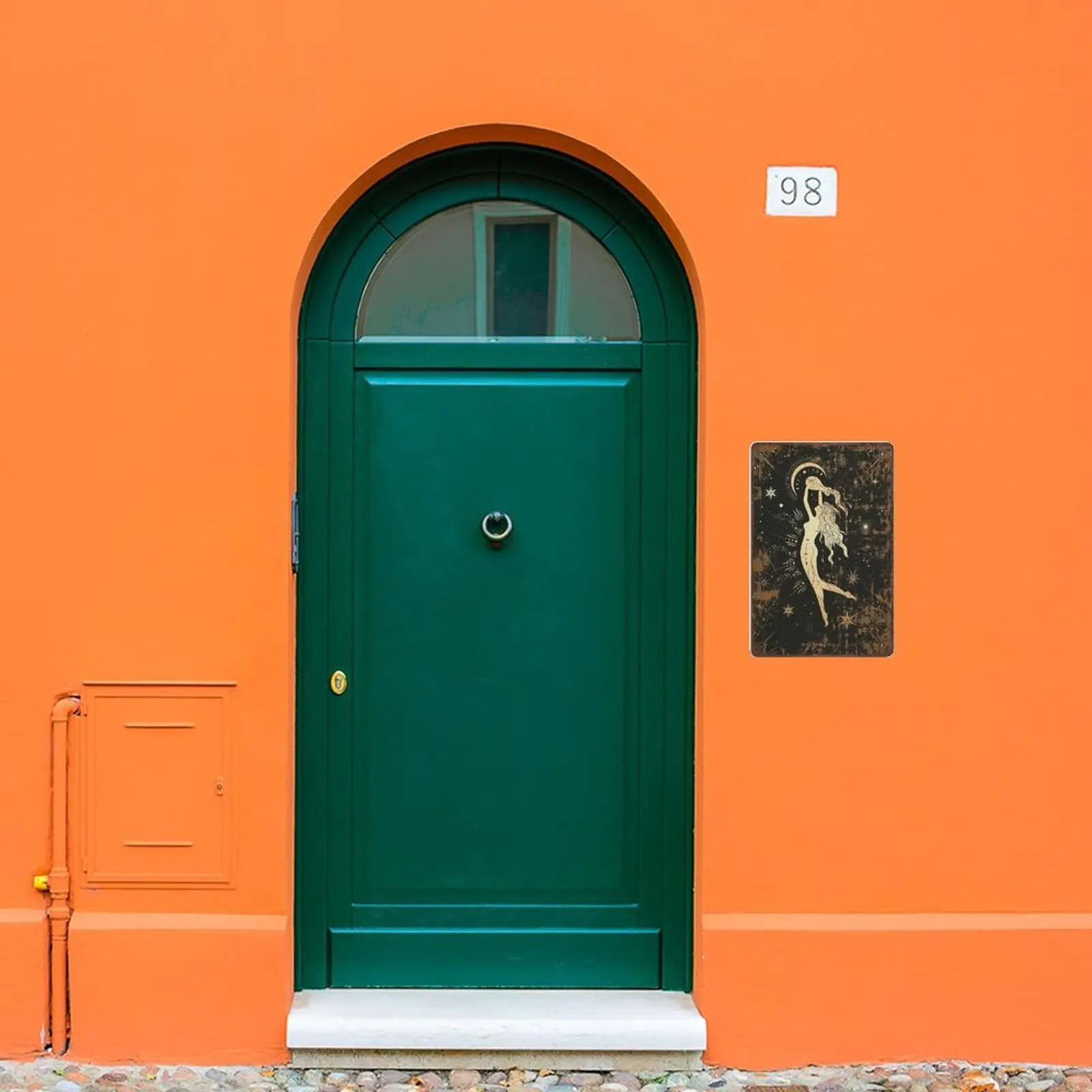 Рисунок 4 - Вывеска из антикварного прочного толстого металла