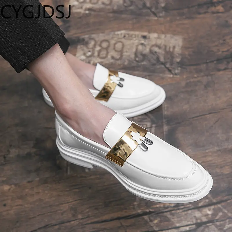 

Italiano Casuales Office 2022 Slip on Shoes Men Patent Leather Shoes for Men Loafers for Men Wedding Dress Business Suit Zapatos