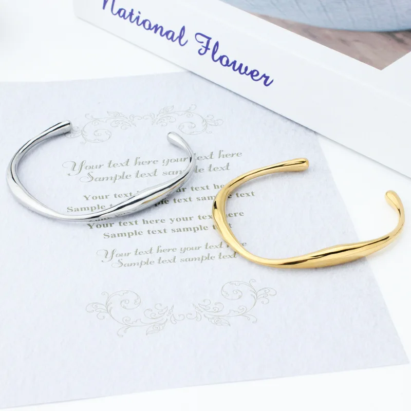 Niche style female titanium steel 18K gold stainless steel shaped opening bracelet small red book bracelet of the same style