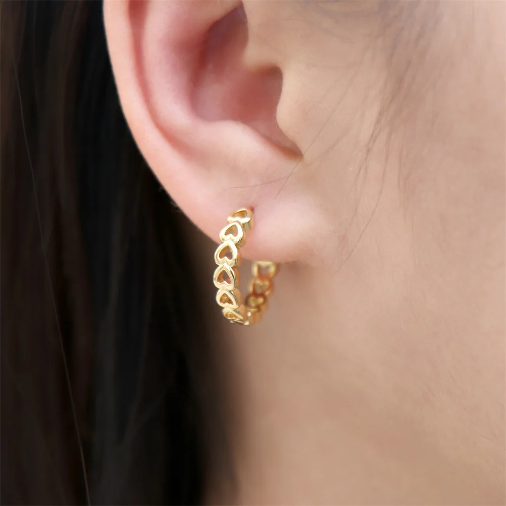 

Высококачественные медные серьги-кольца в форме сердца с золотым покрытием для женщин 2022 новые модные серьги пирсинг Ювелирные изделия Под...