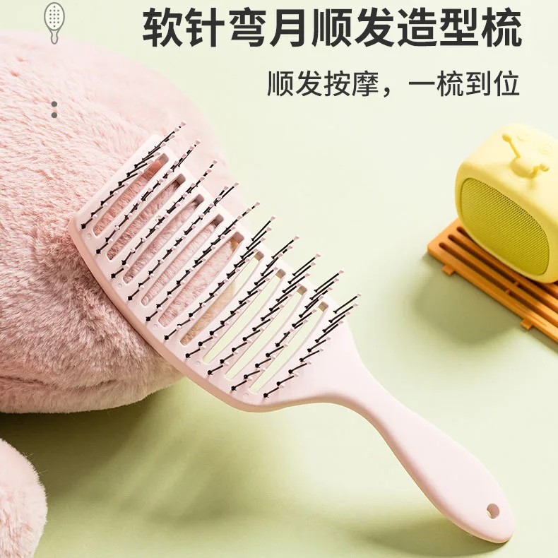 

Женская расческа для массажа кожи головы