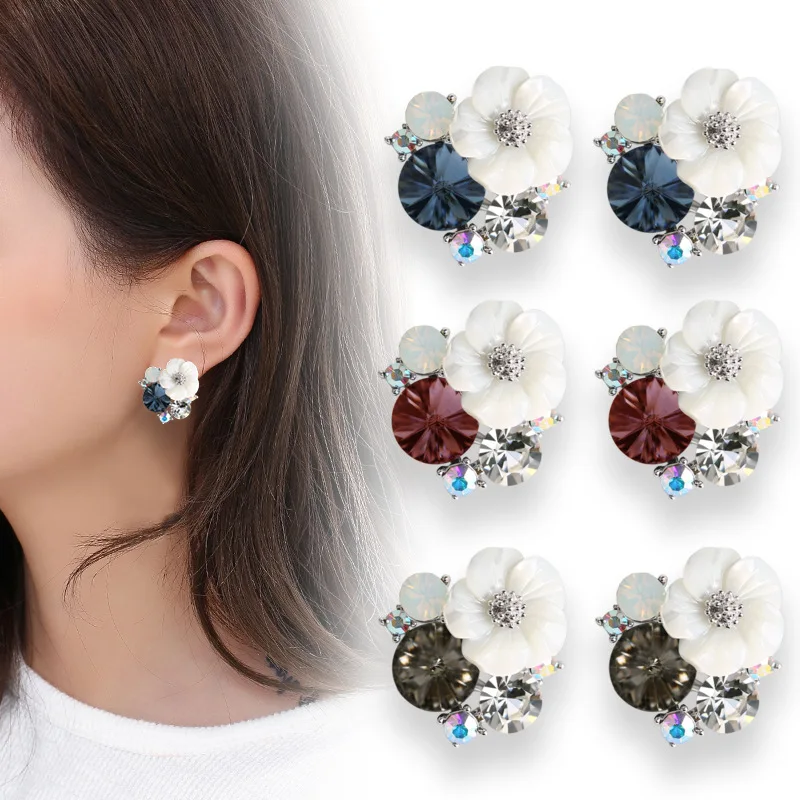 

New Personality Fashion Shell Flower Stud Earrings for Women French Retro Romantic Flower Zircon Earrings Party Jewelry Gifts