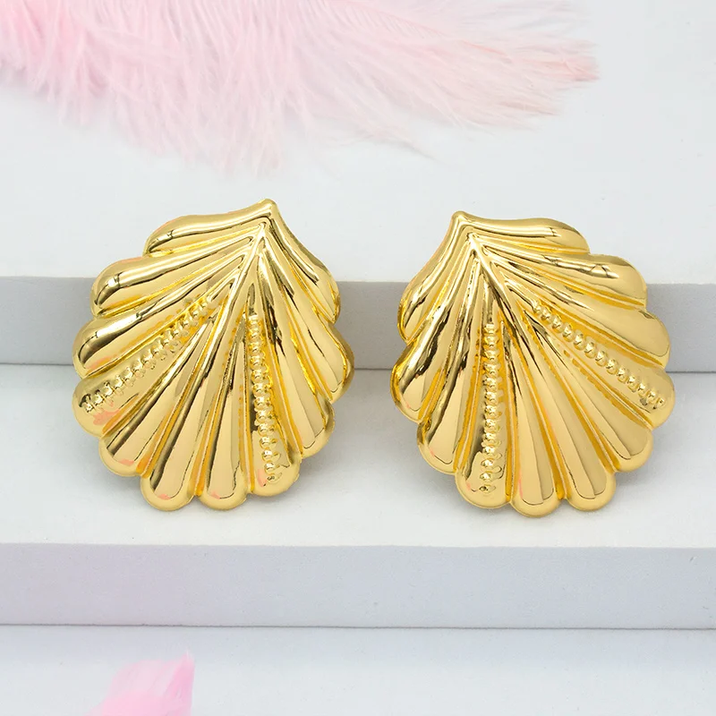

Stud Earrings Women Shell Pattern 24K Gold Plated Copper Clip Earrings Bohemian Bridal Wedding Jewelry Accessory For Party Gifts