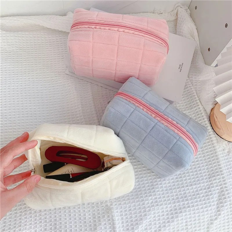 

Eason Cute Fur Makeup Bag for Women Zipper Large Solid Color Cosmetic Bag Female Travel Make Up Toiletry Bag Lady Washing Pouch