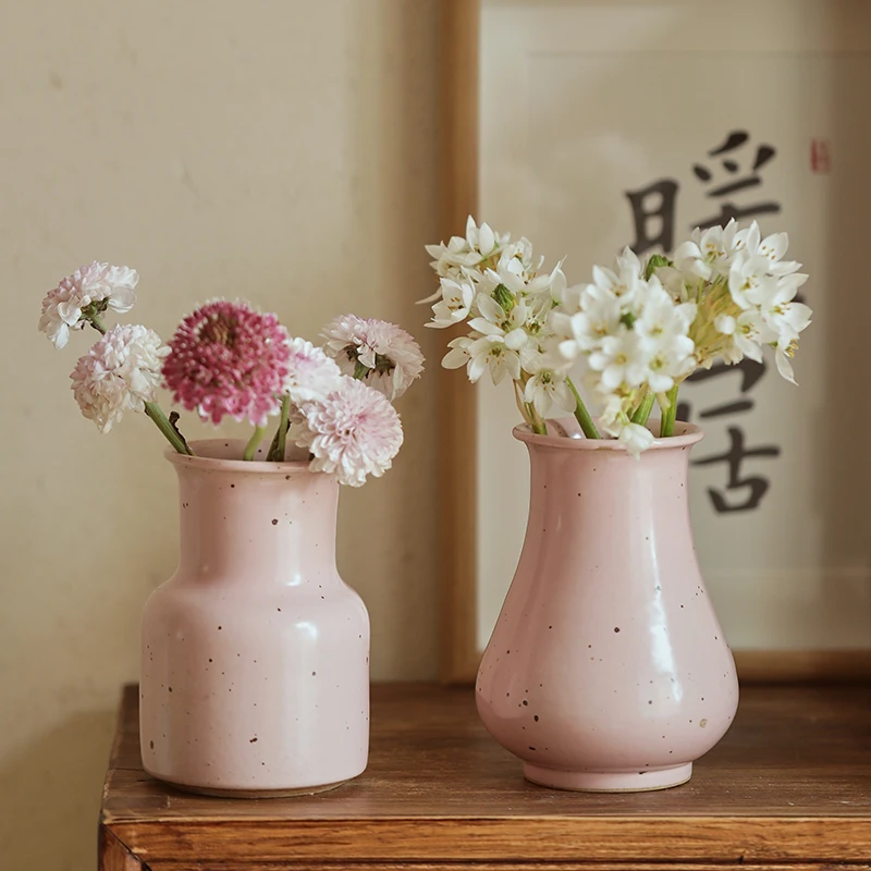 

Jingdezhen handmade coarse pottery retro pink girl vase Zen tea table pottery pot can raise flowers with water.