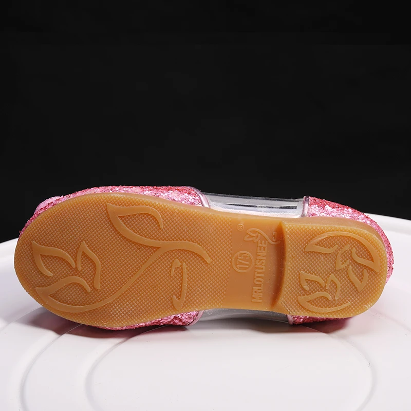 Сверкающие блестящие туфли на плоской подошве с закрытым носком со стразами