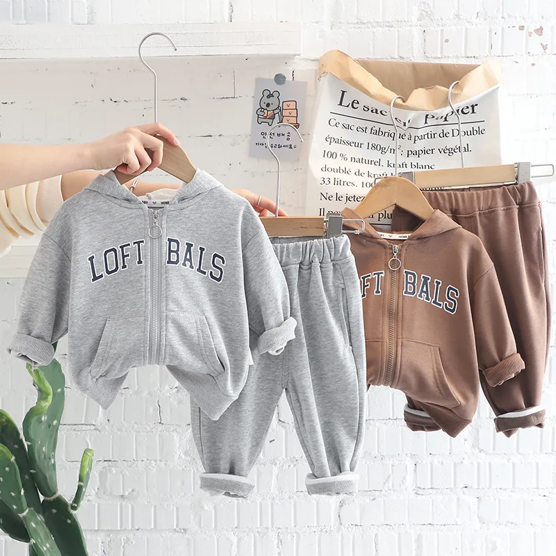 

Спортивный костюм из двух предметов для мальчиков, на возраст 1-5 лет