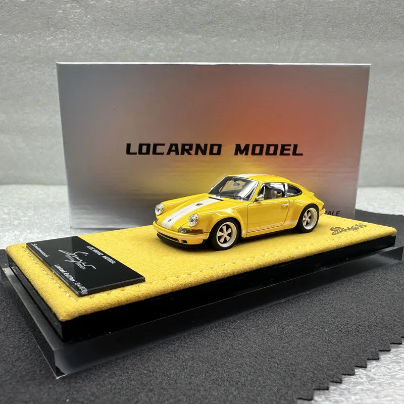 Фото В наличии: Новинка! Коллекционная модель автомобиля LM 1:64 911 Singer 964 из смолы, миниатюрная реплика, декоративный предмет для взрослых, игрушка для мальчиков, подарок для детей. №2