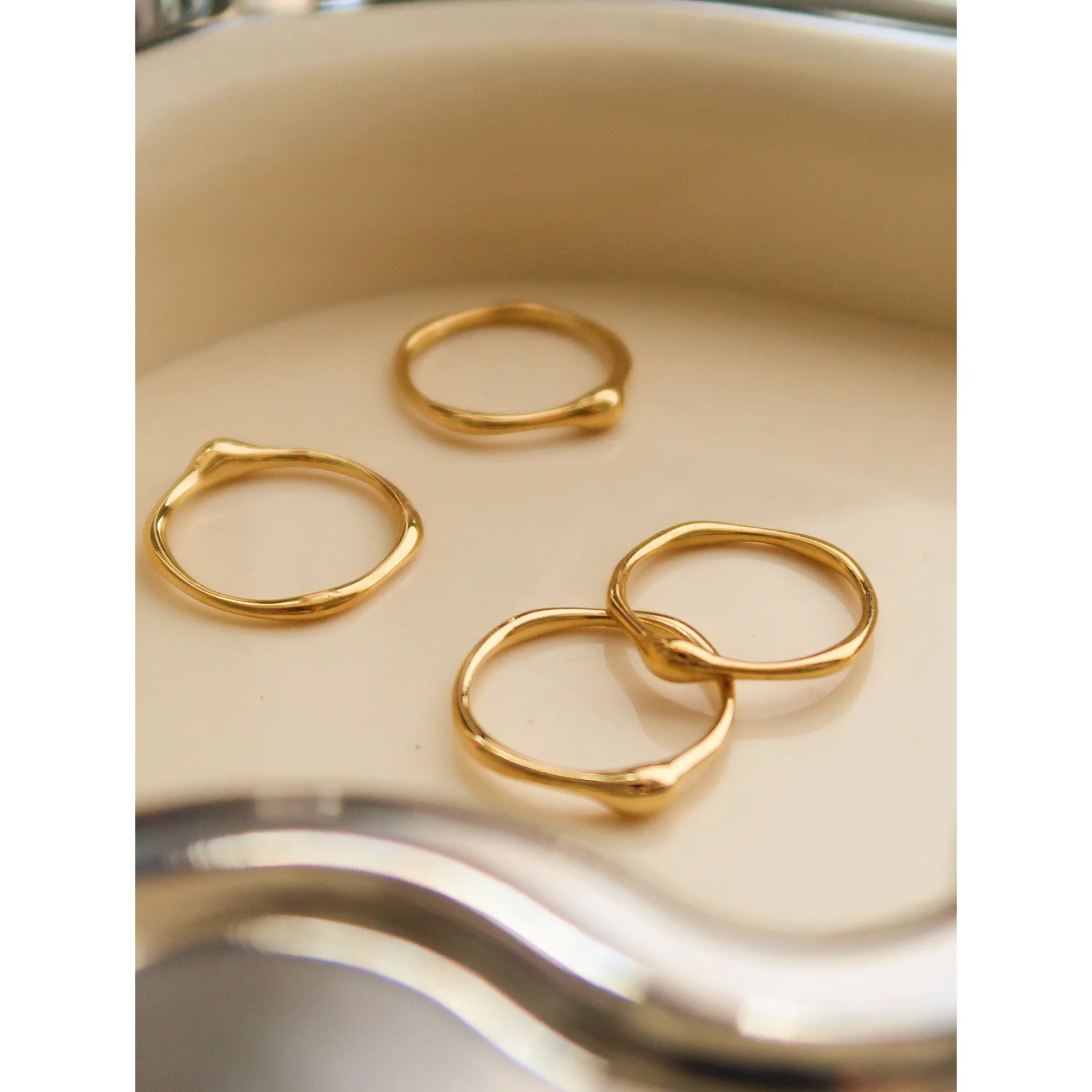 

Lobe Single Ring Personality Round Face Stacked Dai Fugu Ring Titanium Steel Fashion Women