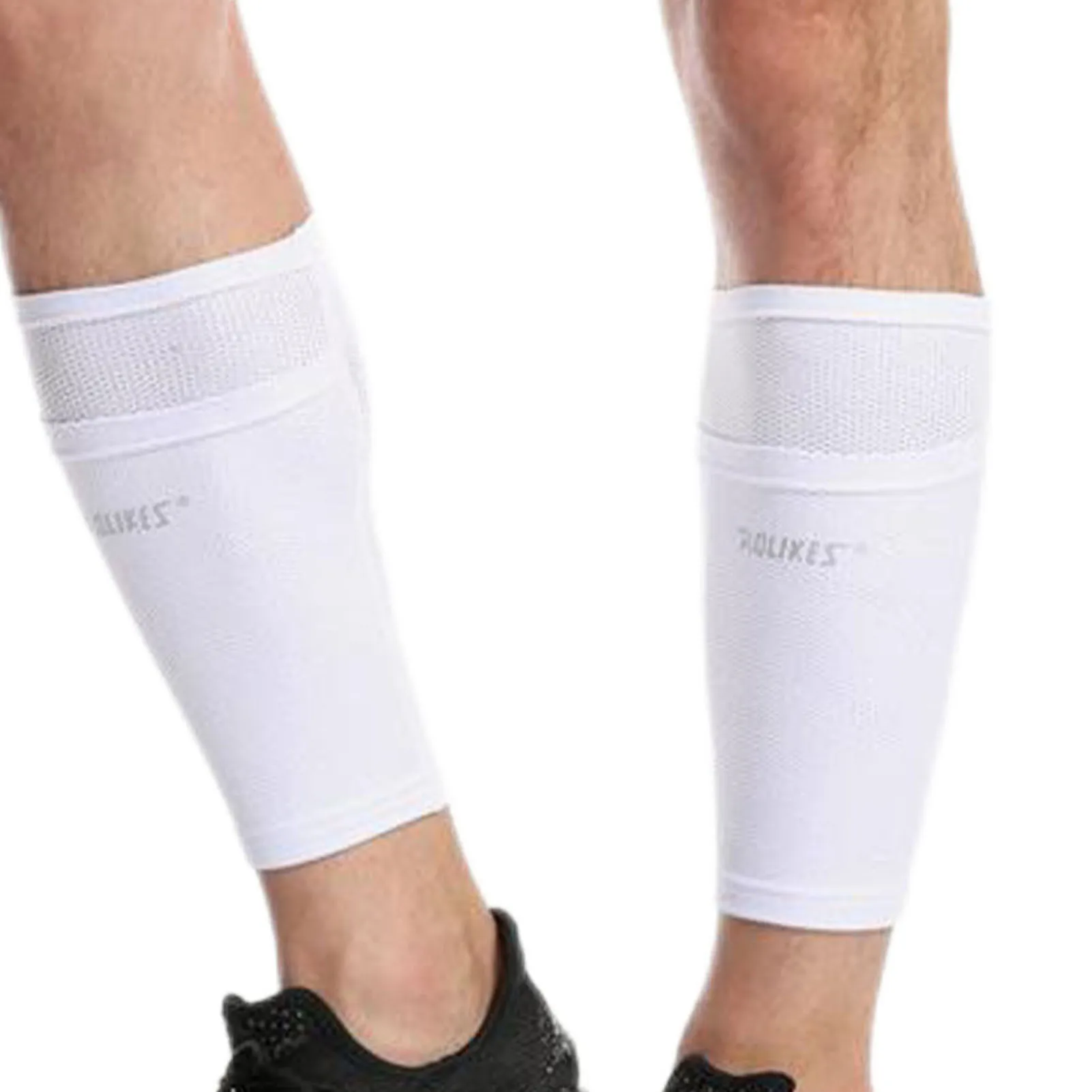 

Soccer Shin Guards Socks Shin Guard Sleeves For Boys And Girls Anti-Slip & Effective Protection Comfort Breathable Soccer Shin