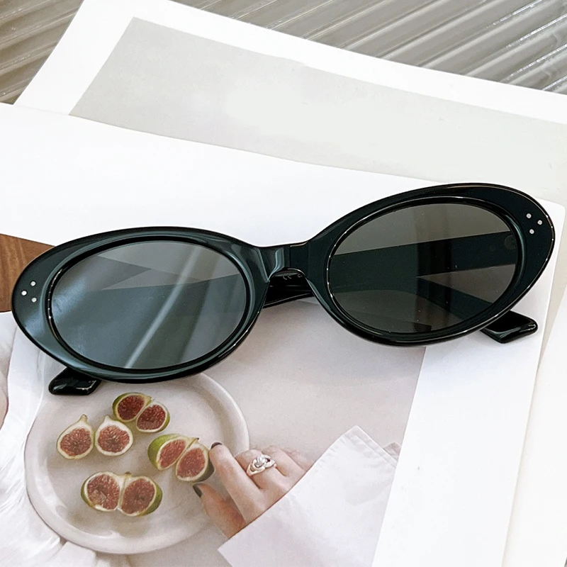 

Yuumi JEANS Sunglasses For Women Mens Black Eyewear Cat eye MGlasses Spy Fashion Oversized Luxury Designer Brand Jennie