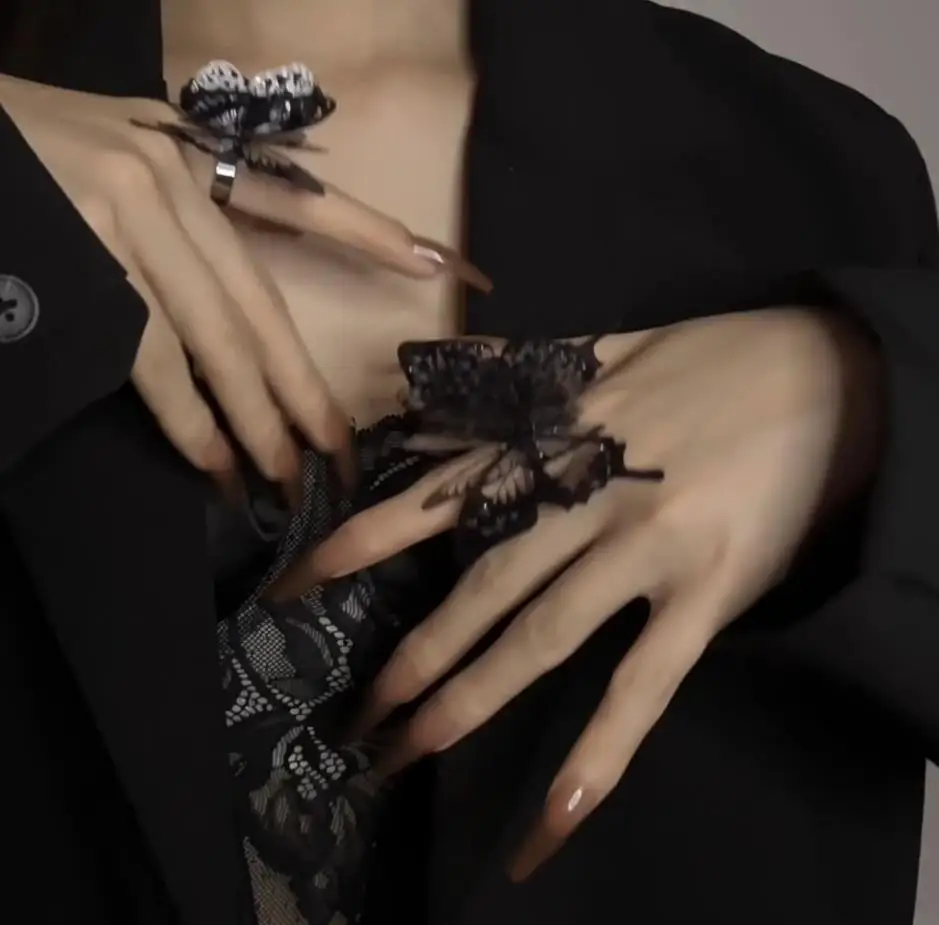 

Dark black vintage big butterfly ring for women designer fairy sweet cool girl exaggerate insect index finger accessories