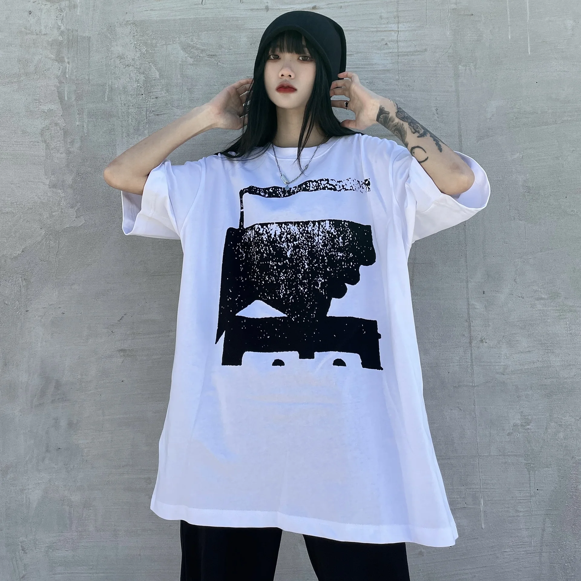 

Мужская и женская футболка с принтом CAVEMPT C.E, портретная футболка в масштабе 1:1 с принтом граффити и брызгами-чернилами, топ с коротким рукавом CAVEMPT C.E