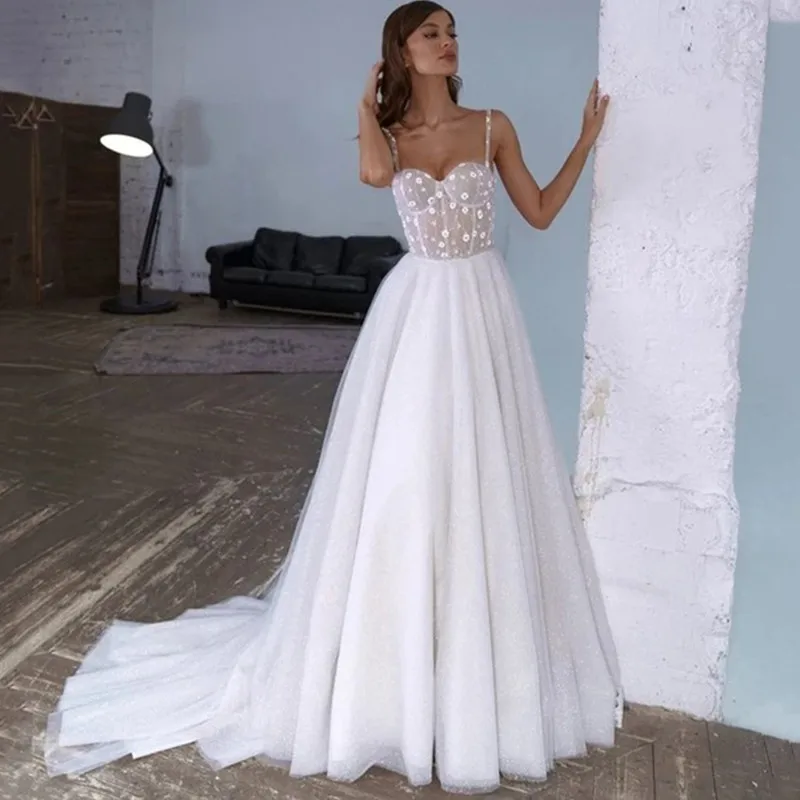 

Spaghetti Straps Sweetheart Wedding Dress Sleeveless Lace Up Bridal Gown Country Style Tulle A-Line Court Train Vestido De Novia