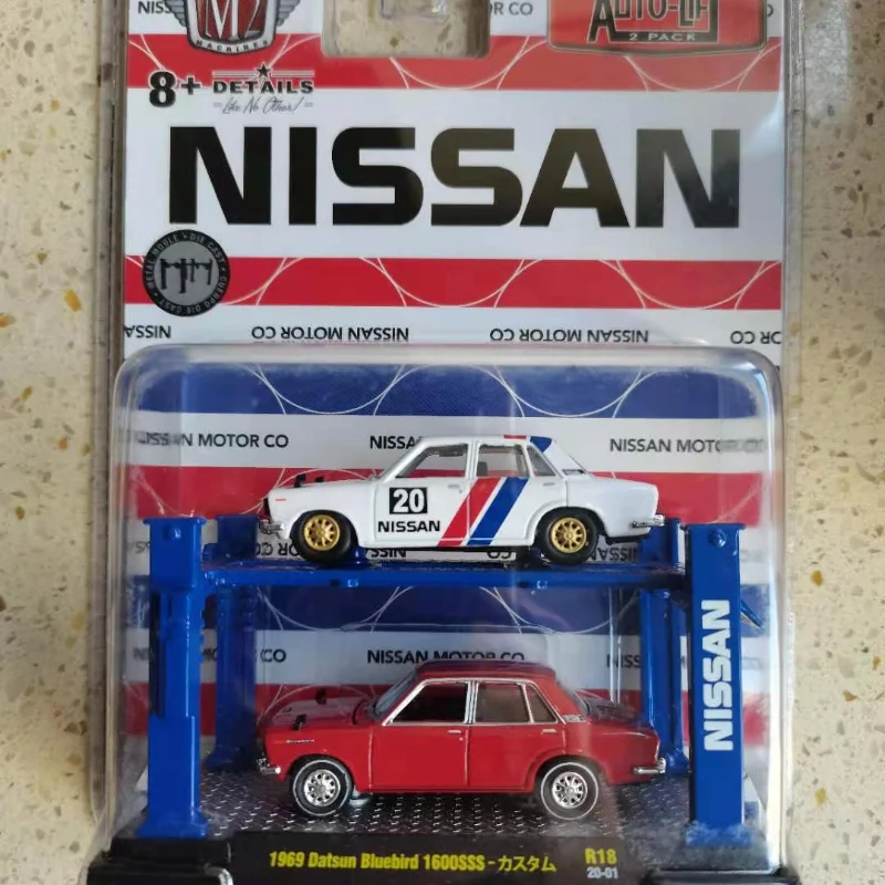 

M2 machines 1/64 1974 Datsun truck AUTO-SHOWS YOKOHAMA limited collection alloy diecaste model