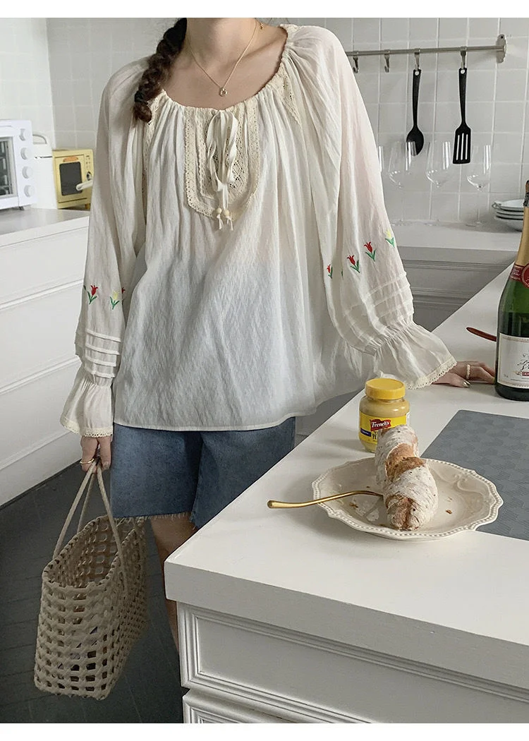 

Blouse Holiday Style Embroidered Loose Shirt Women Bohemian Style Hook Flower Hollowed Out Flare Sleeve Top