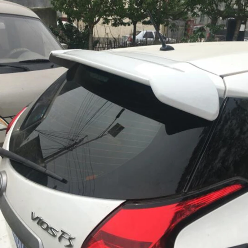 Спойлер для крышки багажника Toyota Yaris 2014-2018 материал АБС-пластик цвет на заказ |