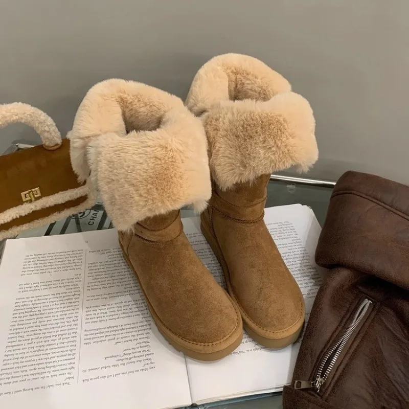 Женские сапоги до колена на меховой платформе массивная обувь зима 2025 трендовые