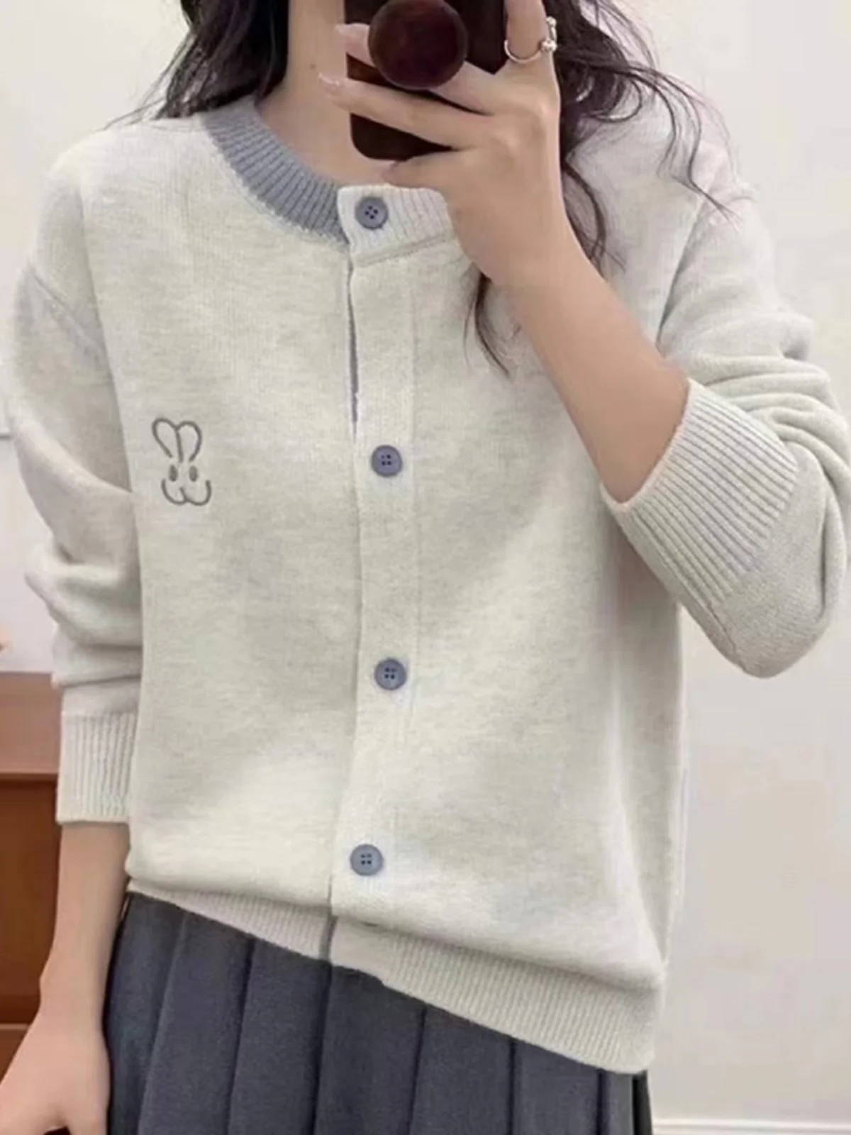 Весна и осень 2024 новая женская одежда серый свитер вязаный кардиган верхняя