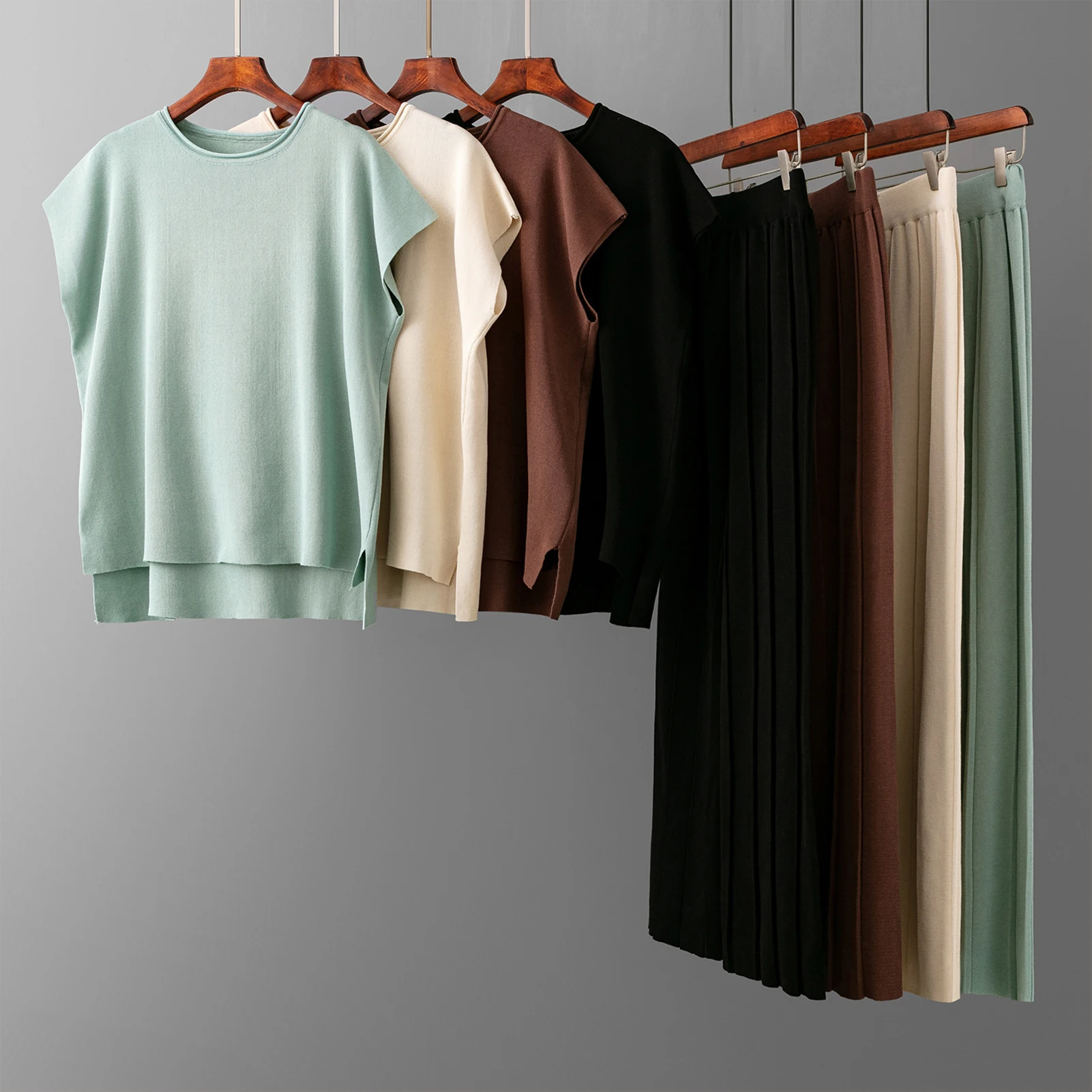 

Women Knitted 2 Piece Pant Set Crew Neck Ladies Basic Top Pleated Trousers Solid Color Side Slit Sleeveless Vacation Outfit