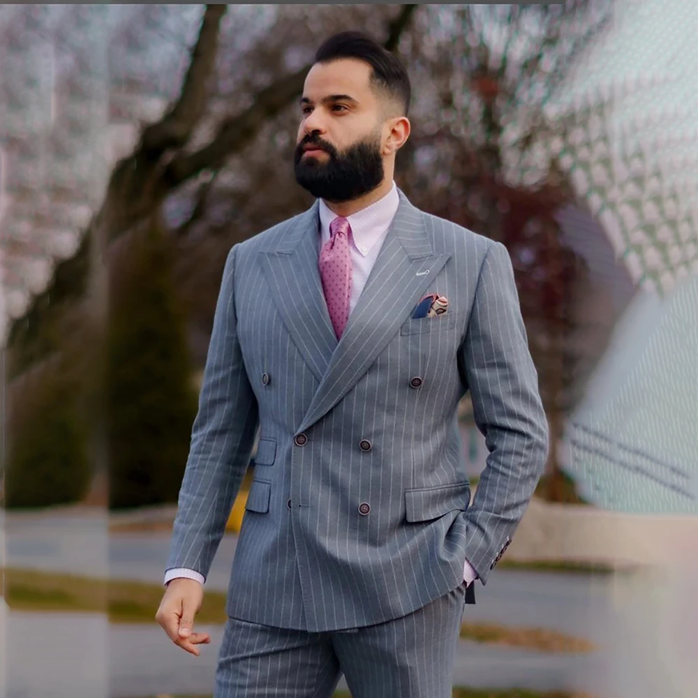 

Grey Pinstripe Mens Suits Groom Wedding Peaked Lapel Tuxedo Double Breasted 2 Piece Jacket Pants Set Office Blazer Costume Homme