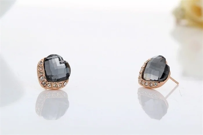 Женские полукружевные серьги-гвоздики с австрийскими кристаллами в форме сердца