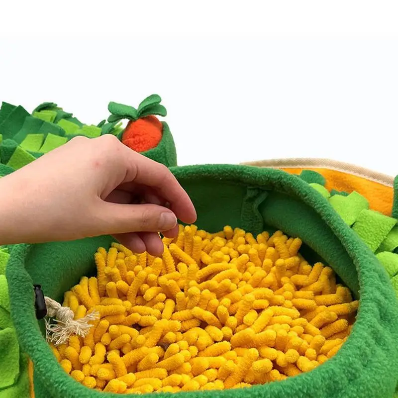 Переносной интерактивный коврик с двумя пищалыми морковриками для собак