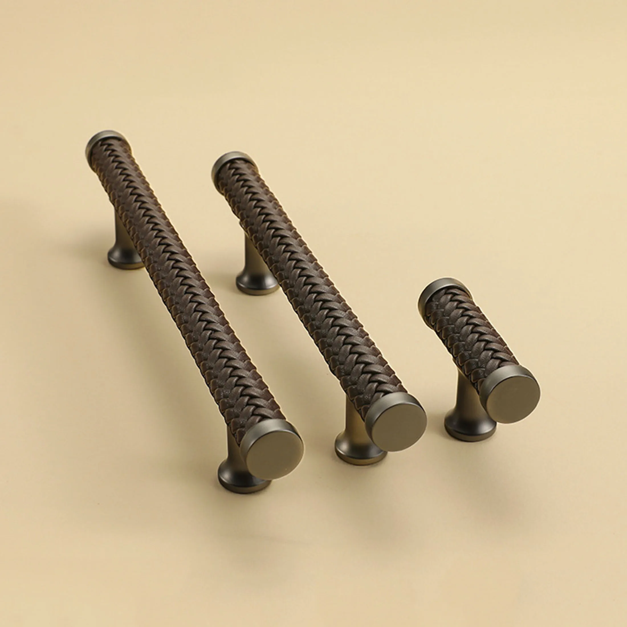 

Кожаные черные ручки для шкафа ручной работы, шкаф для спальни, комод, ручки, легкий книжный шкаф, дверные ручки, Т-образная мебельная фурнитура