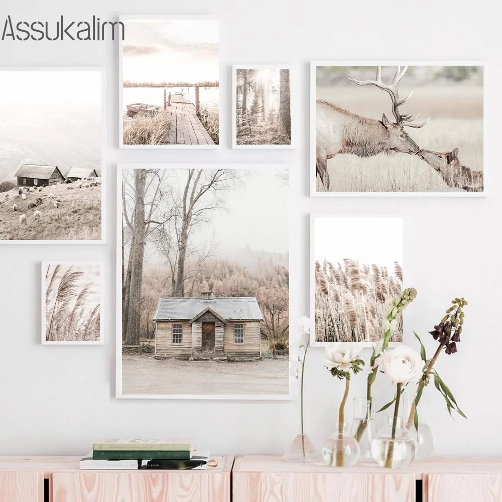 Натуральная живопись на холсте "Сена в лесу" — постер "Деревянный домик с оленем" северной тематики для домашнего интерьера.